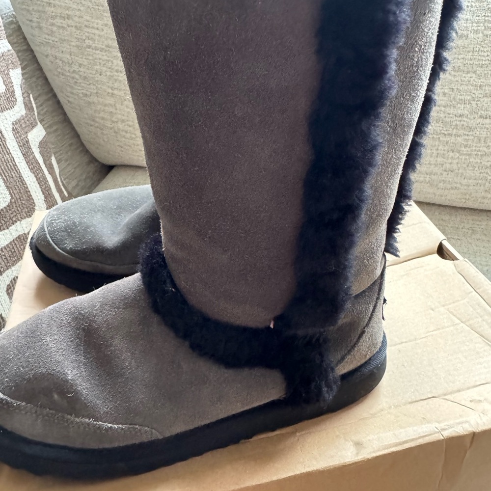 UGG Sunburst Tall Boots in Black